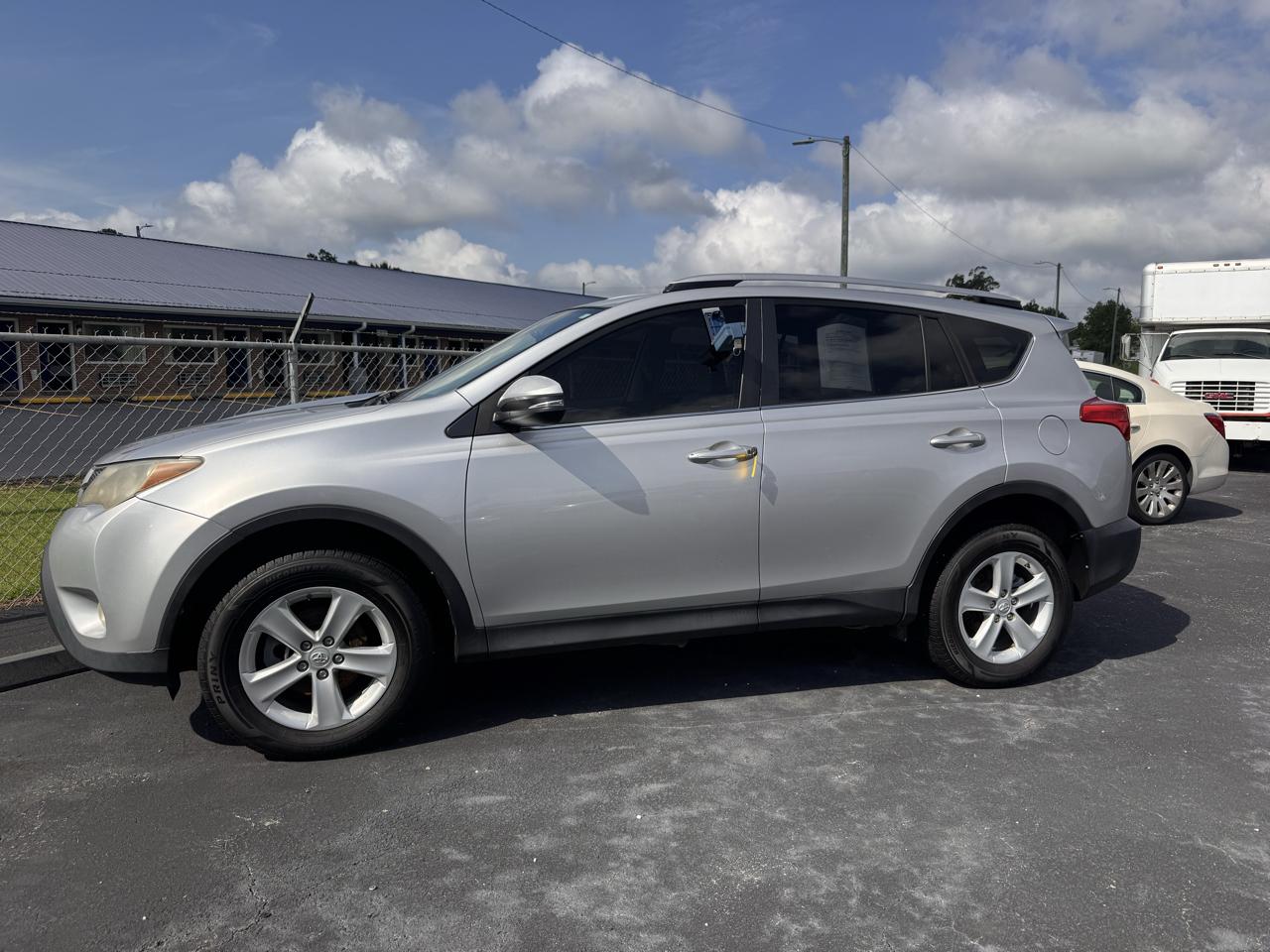 Toyota RAV4 FWD 4dr XLE (Natl) 2013