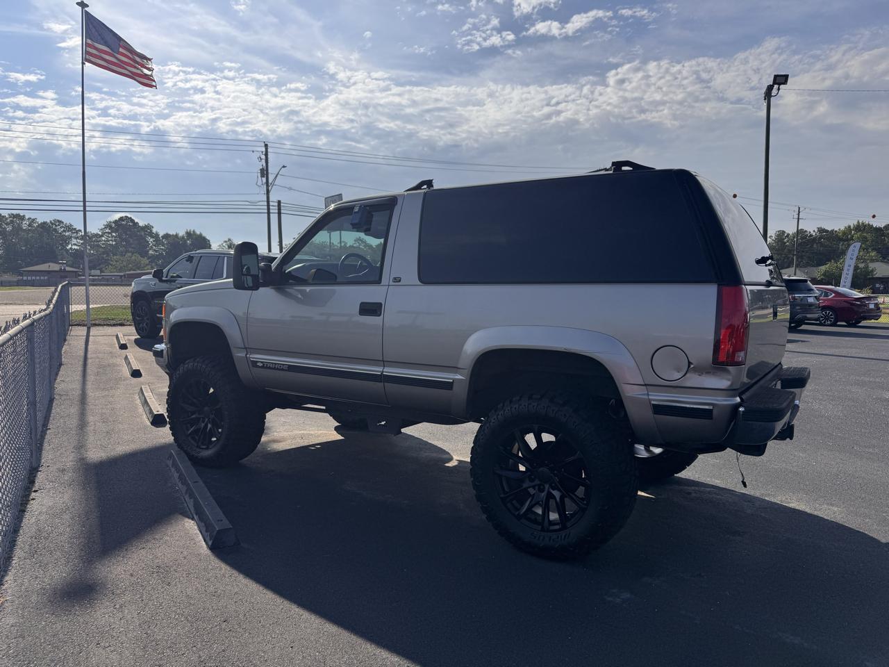 Chevrolet Tahoe 2dr 4WD 1999