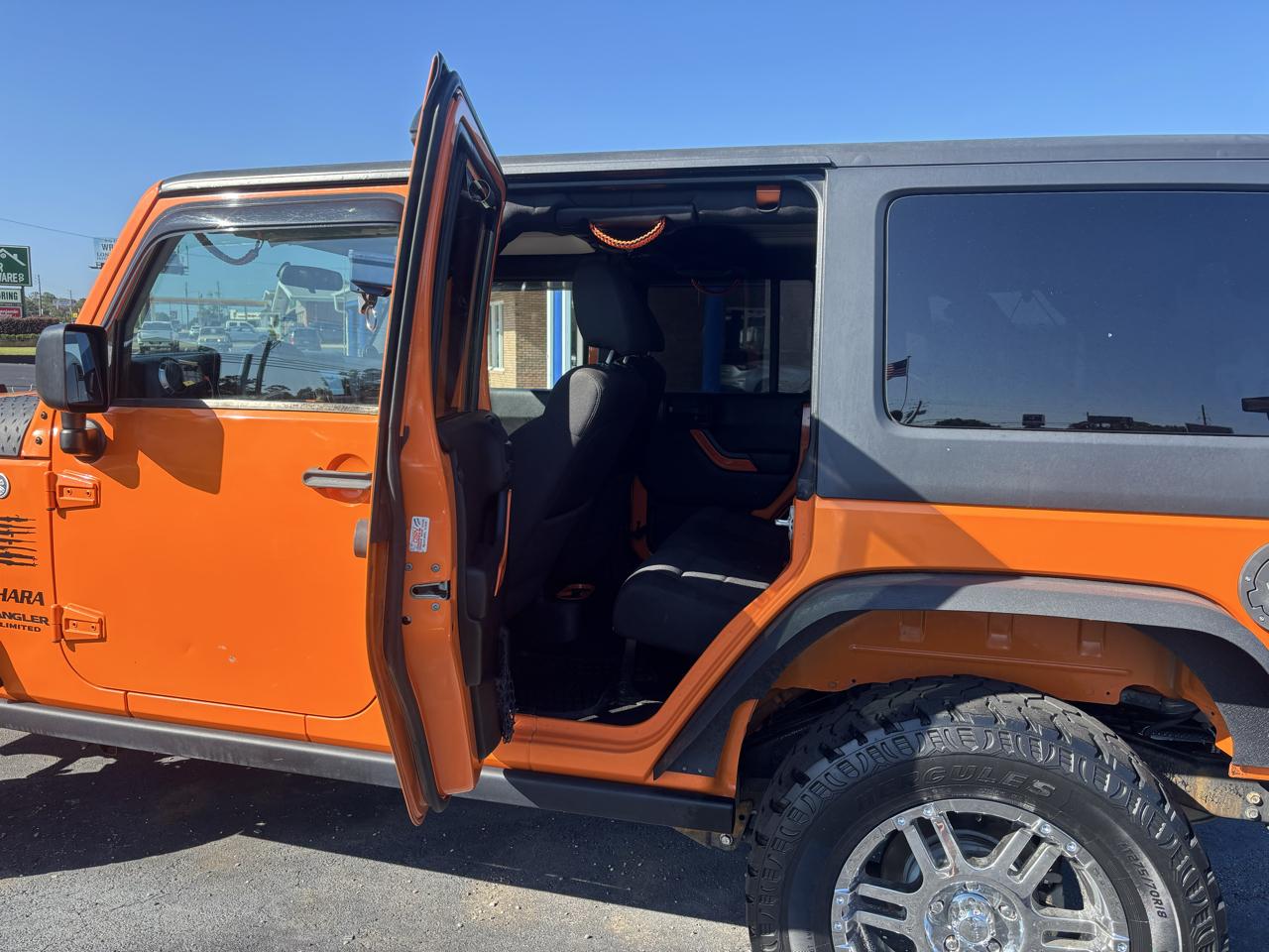 Jeep Wrangler Unlimited 4WD 4dr Sahara 2012