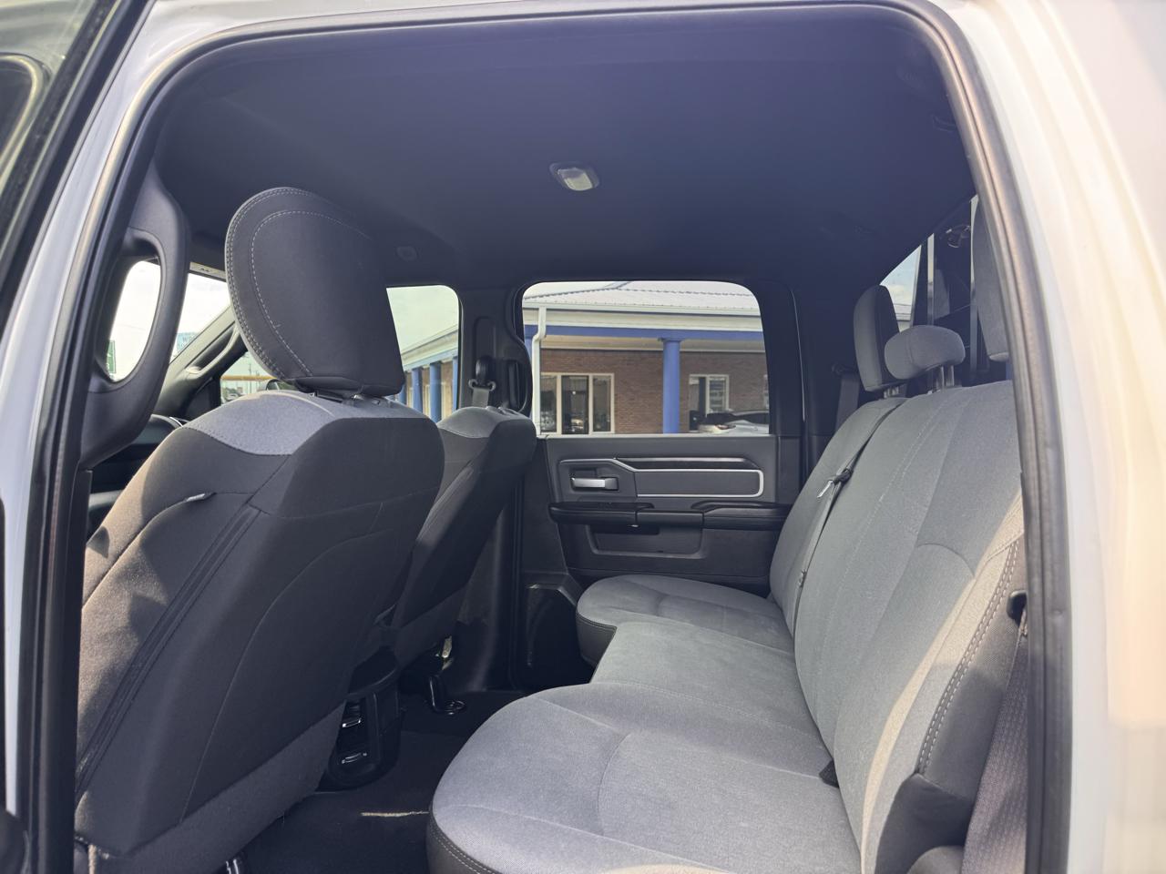 RAM 2500 Big Horn 4x4 Crew Cab 8' Box 2021