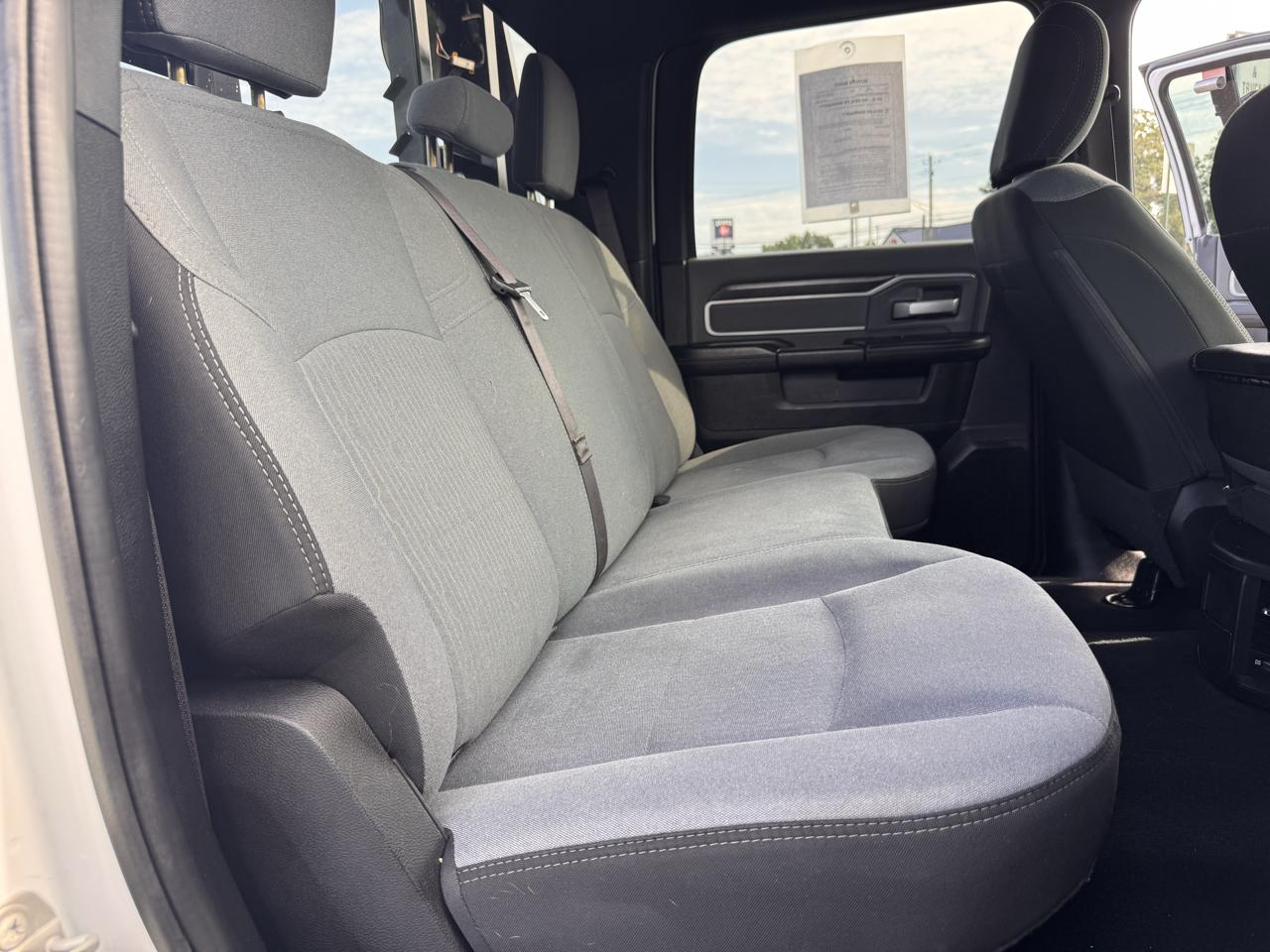 RAM 2500 Big Horn 4x4 Crew Cab 8' Box 2021