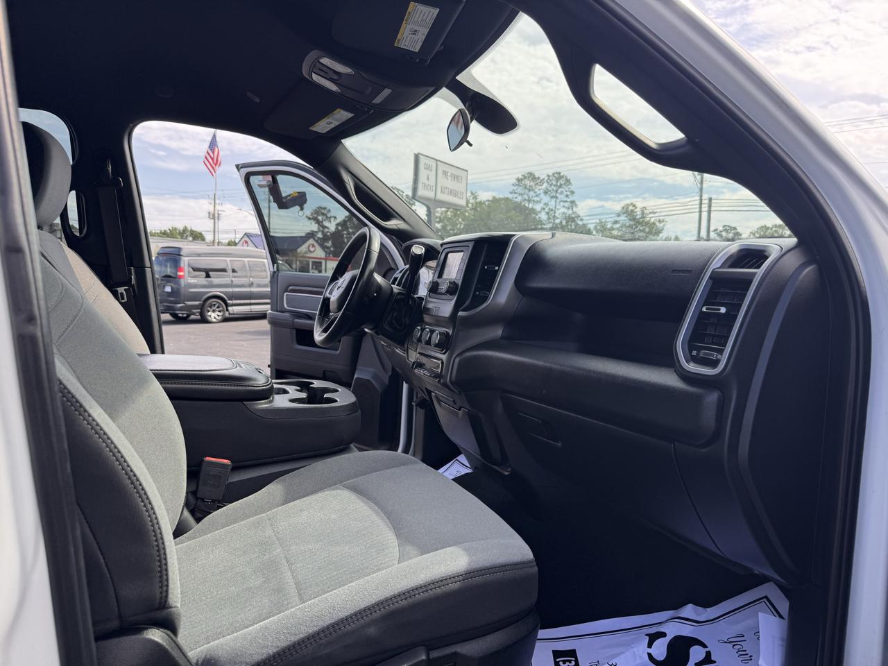 RAM 2500 Big Horn 4x4 Crew Cab 8' Box 2021