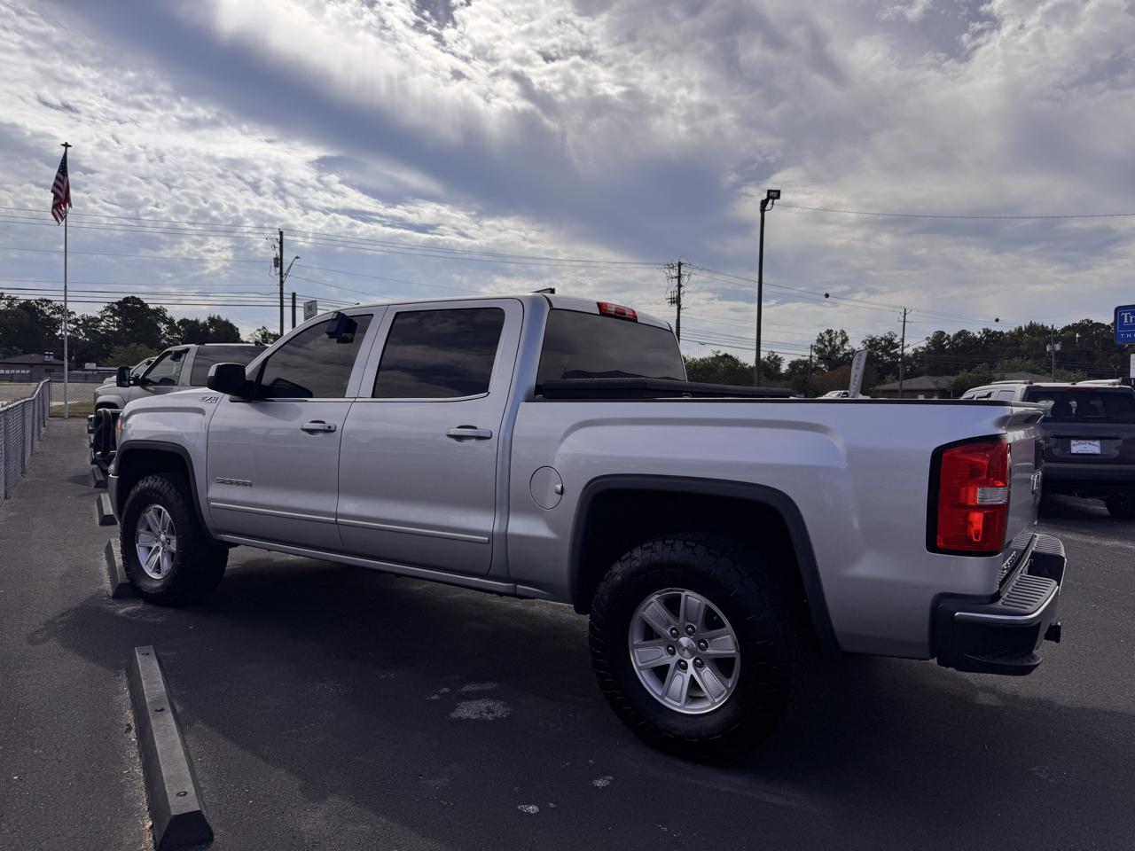 GMC Sierra 1500 4WD Crew Cab 143.5" SLE 2014