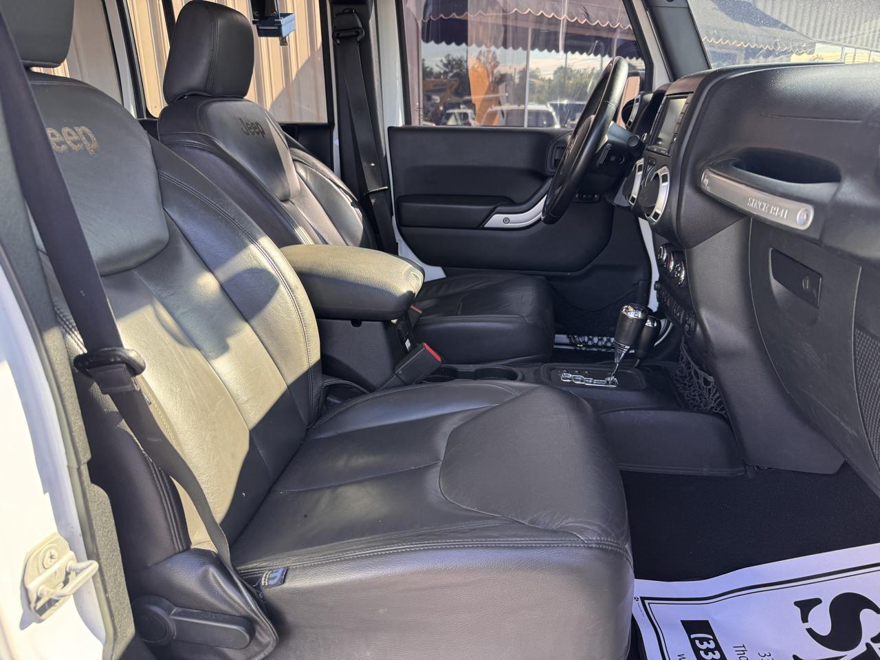 Jeep Wrangler Unlimited 4WD 4dr Sahara 2015