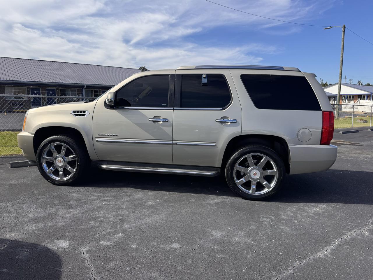 2013 Cadillac Escalade 2WD 4dr Luxury