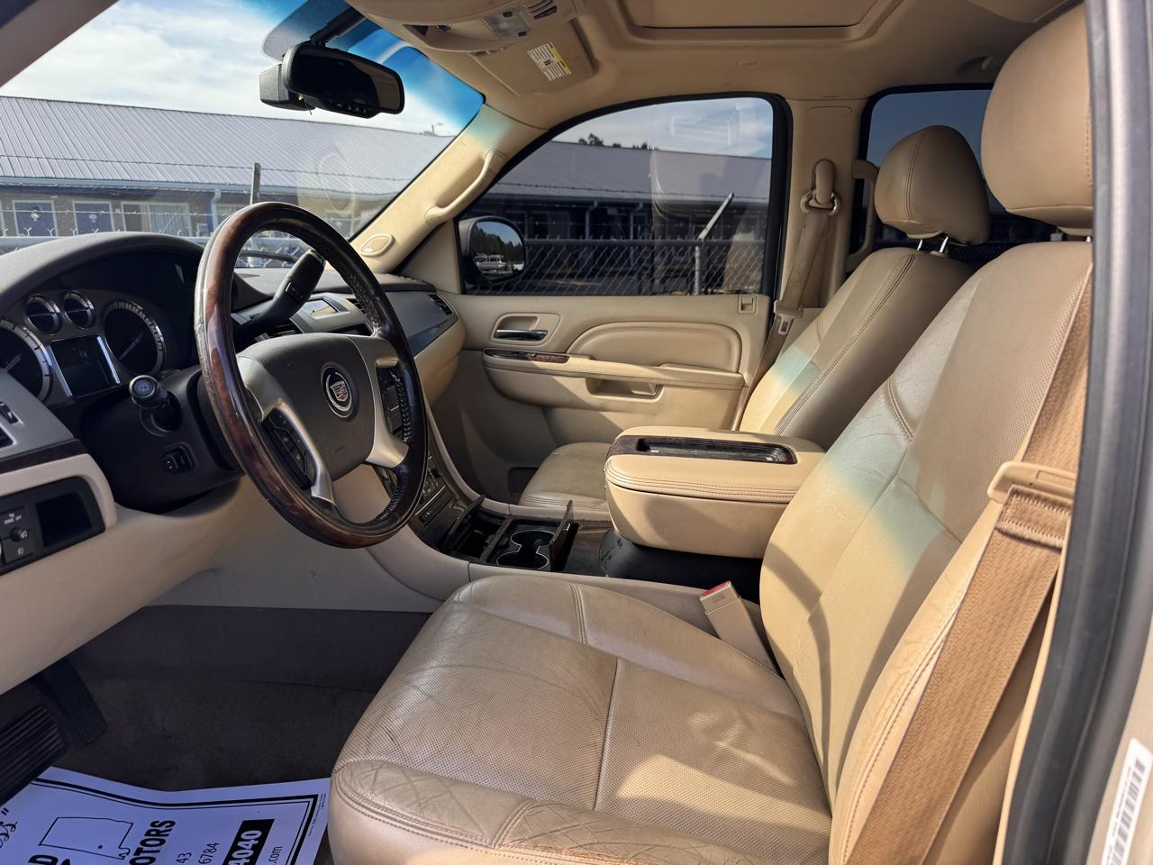 Cadillac Escalade 2WD 4dr Luxury 2013