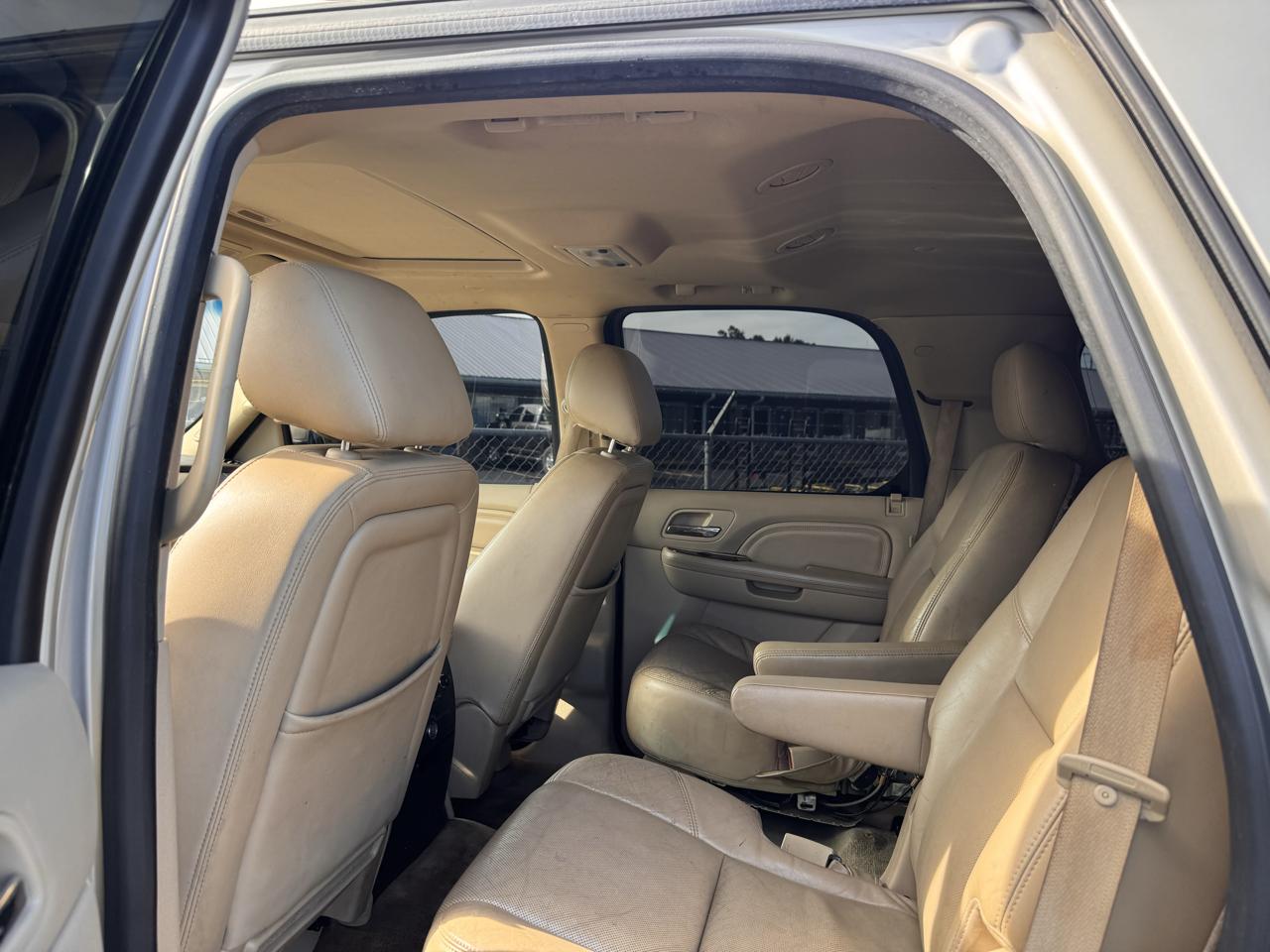 Cadillac Escalade 2WD 4dr Luxury 2013