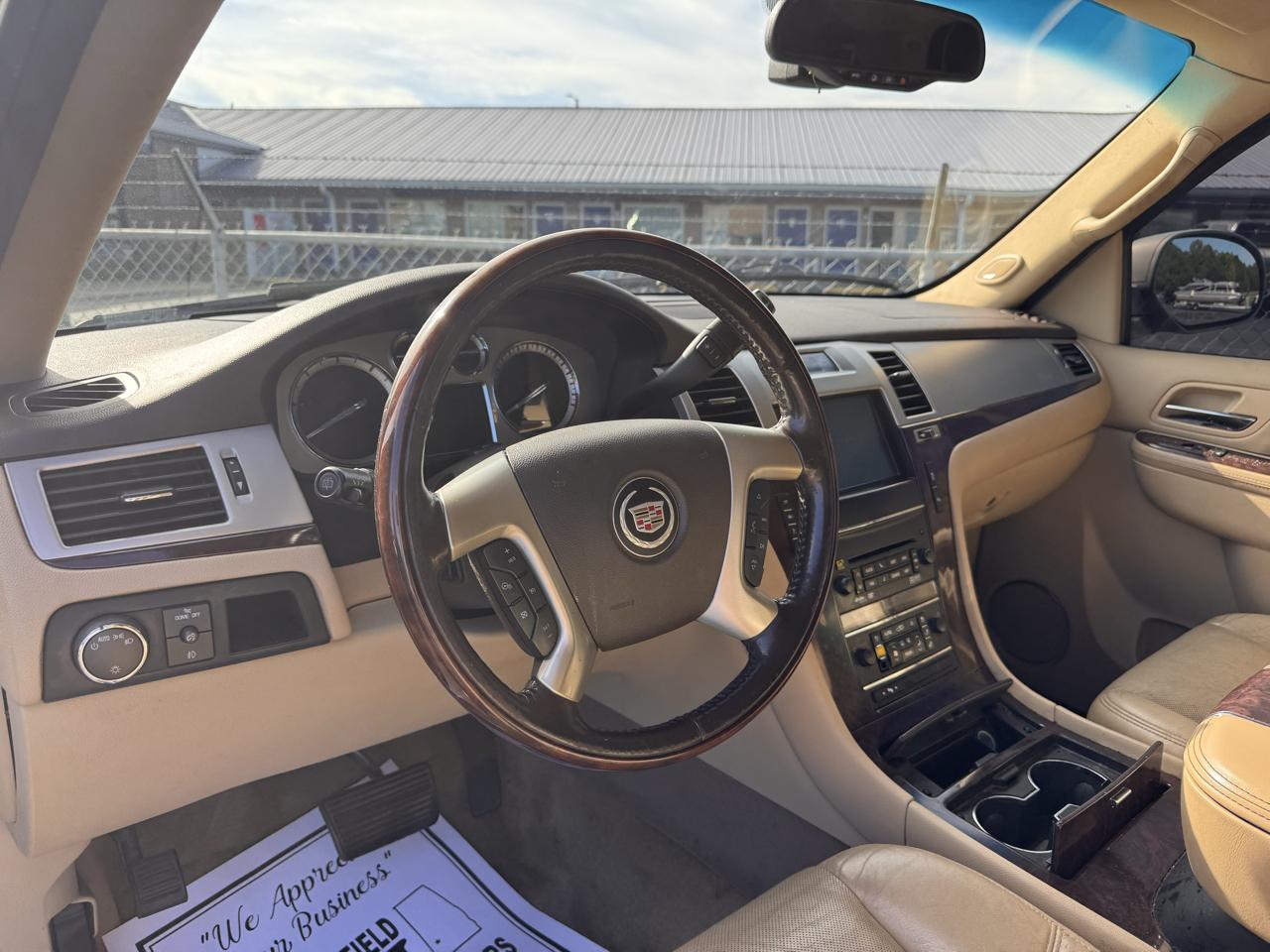 Cadillac Escalade 2WD 4dr Luxury 2013