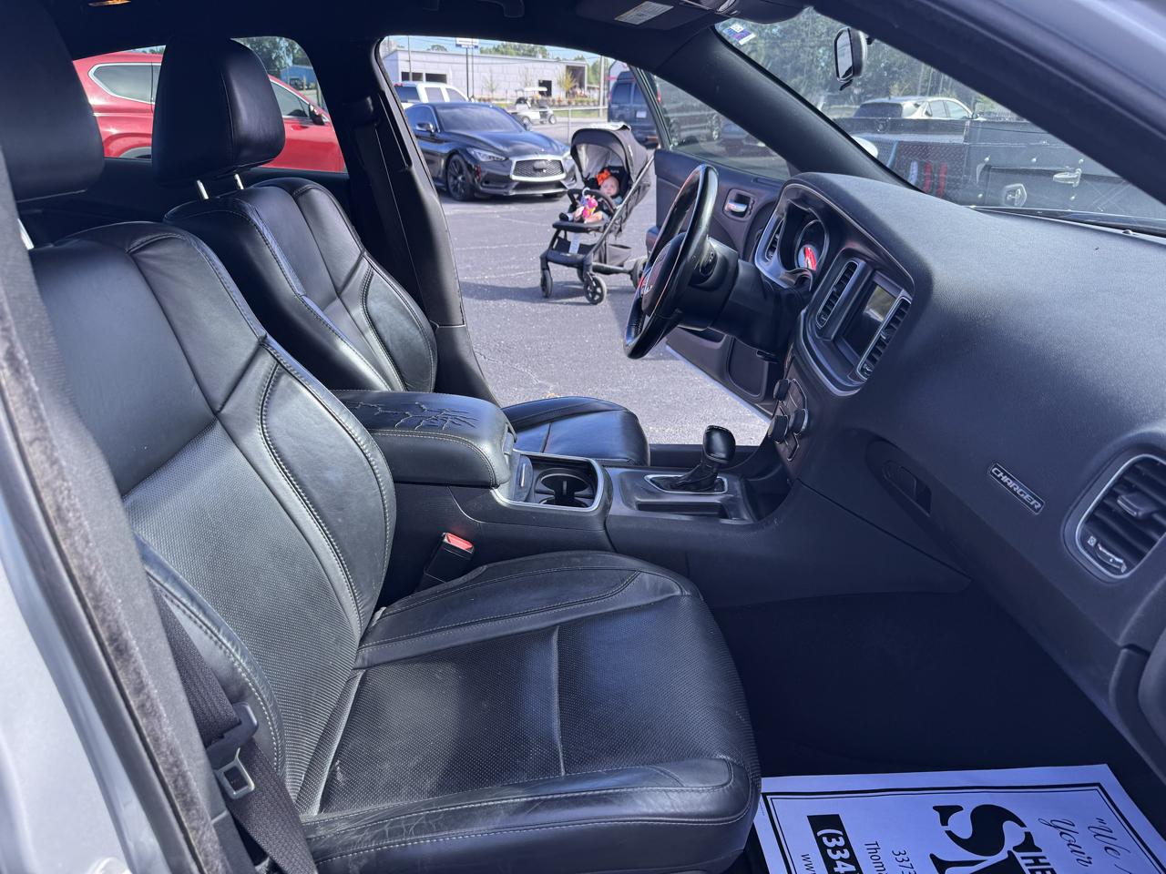 Dodge Charger SXT RWD 2019