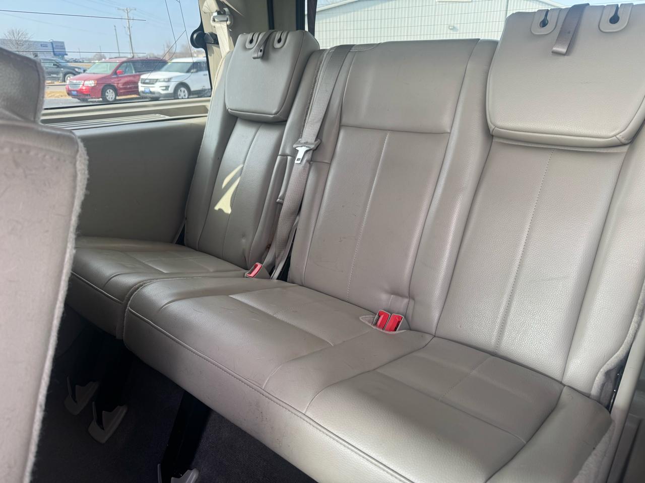 Ford Expedition 4WD 4dr King Ranch 2011