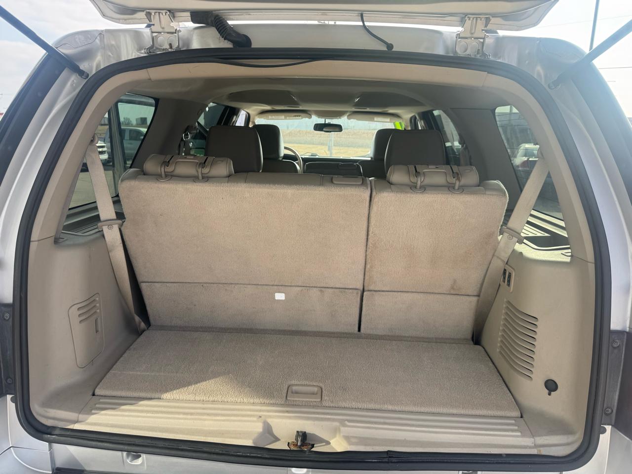 Ford Expedition 4WD 4dr King Ranch 2011