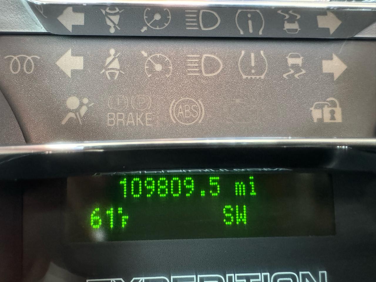 Ford Expedition 4WD 4dr King Ranch 2011