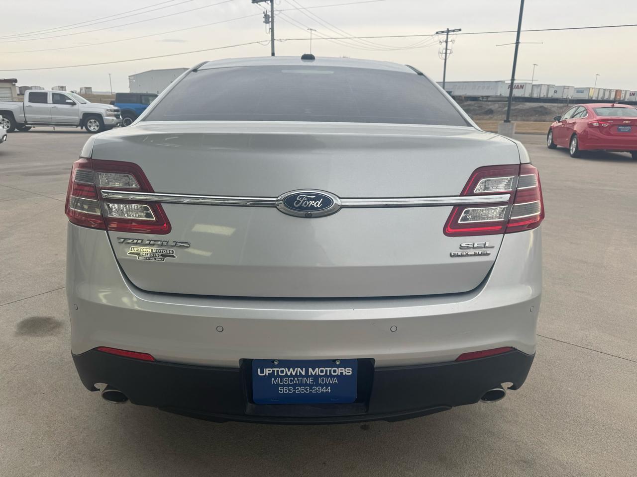 Ford Taurus SEL FWD 2018