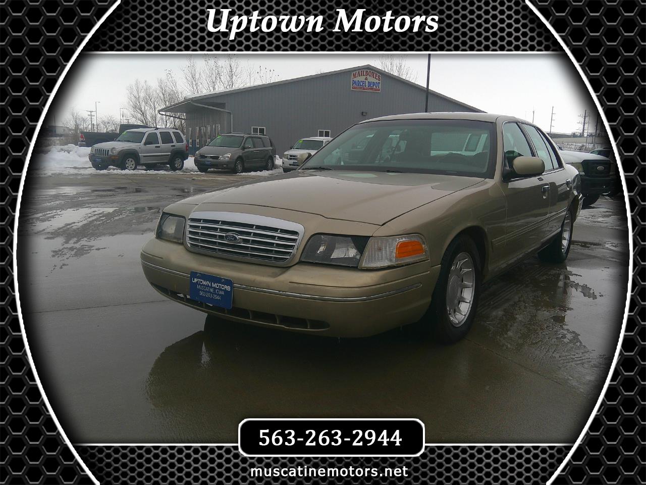 2000 Ford Crown Victoria 4dr Sdn LX