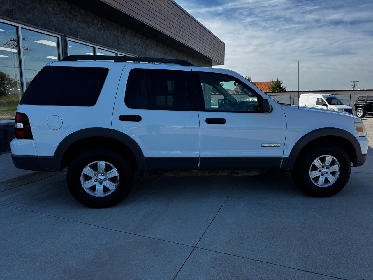 Ford Explorer 4dr 114" WB 4.6L XLT 4WD 2006