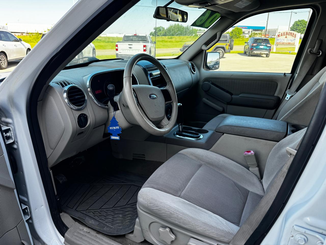 Ford Explorer 4dr 114" WB 4.6L XLT 4WD 2006
