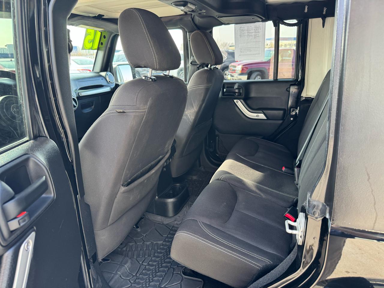 Jeep Wrangler Unlimited 4WD 4dr Sahara 2015