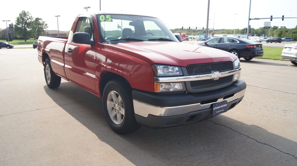 Chevrolet Silverado 2500HD Reg Cab 133" WB 4WD Work Truck 2005