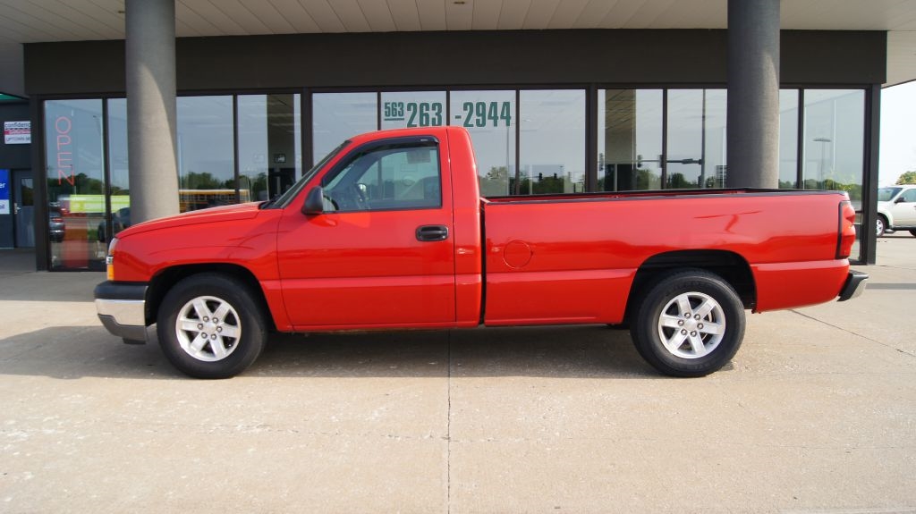 Chevrolet Silverado 2500HD Reg Cab 133" WB 4WD Work Truck 2005