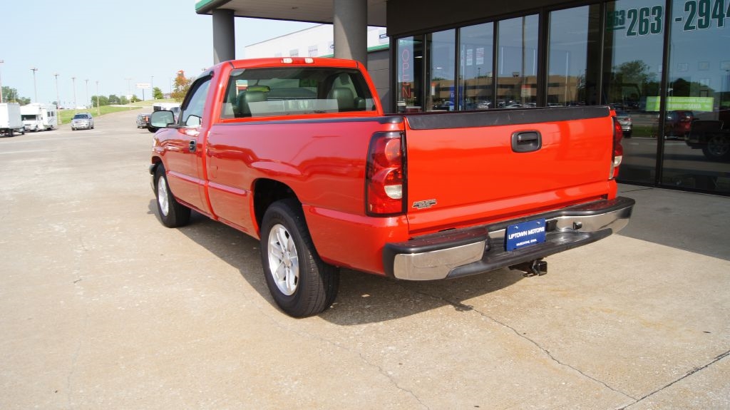 Chevrolet Silverado 2500HD Reg Cab 133" WB 4WD Work Truck 2005
