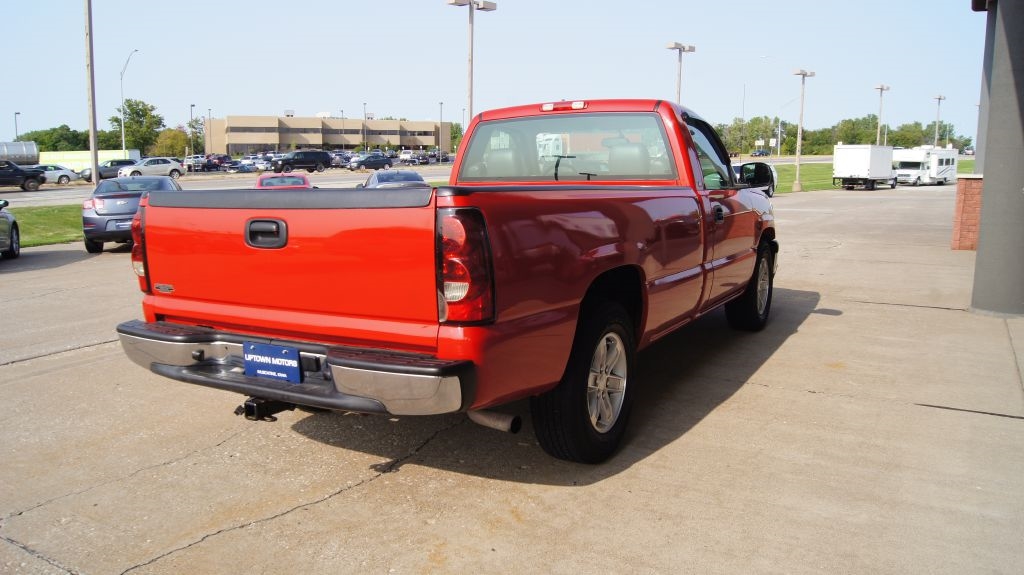 Chevrolet Silverado 2500HD Reg Cab 133" WB 4WD Work Truck 2005