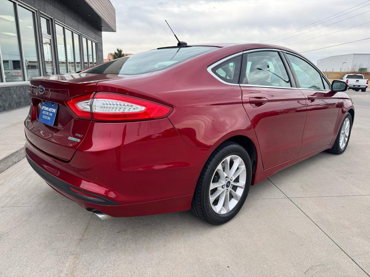 Ford Fusion 4dr Sdn SE FWD 2015