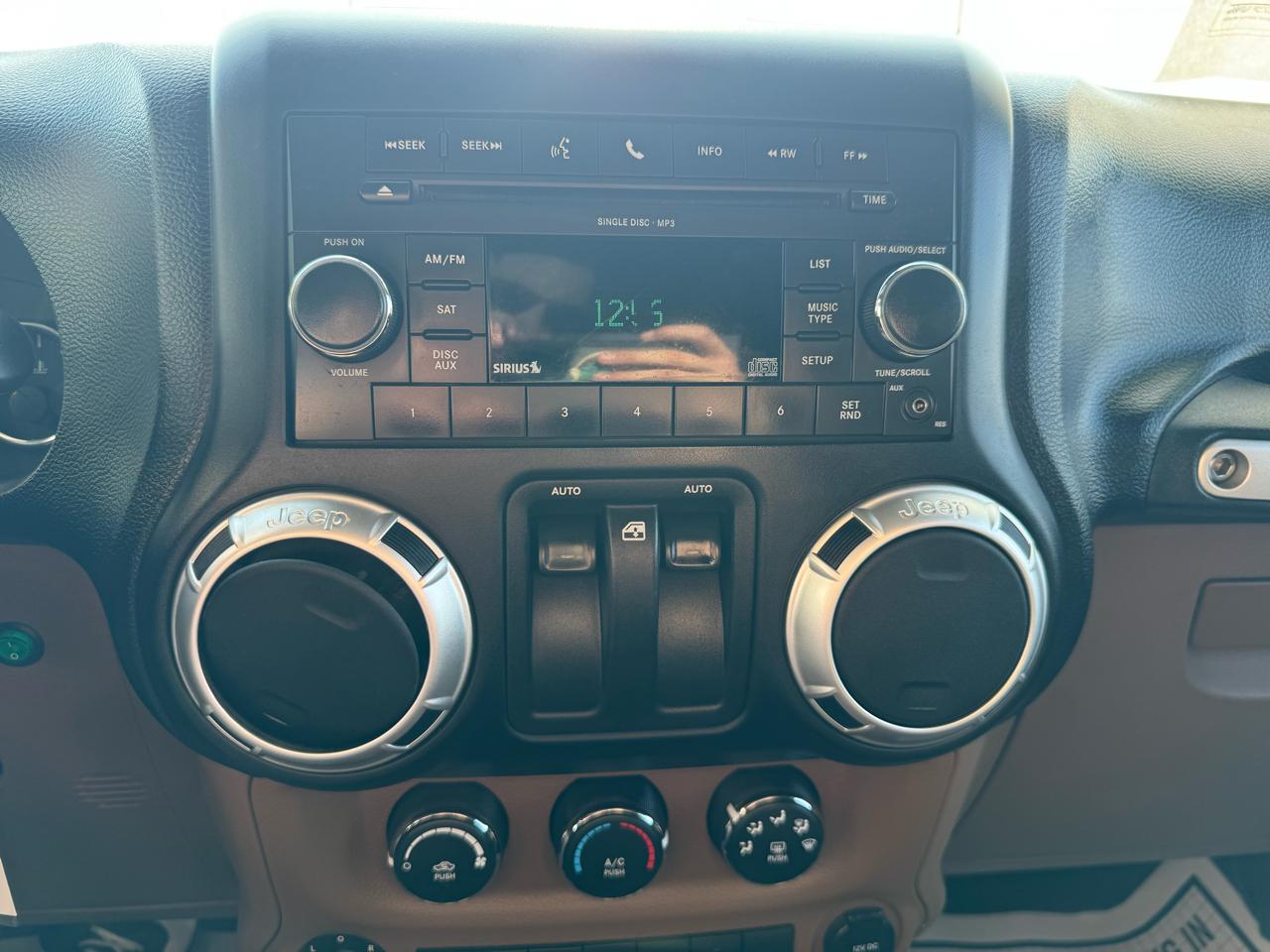 Jeep Wrangler 4WD 2dr Rubicon 2011