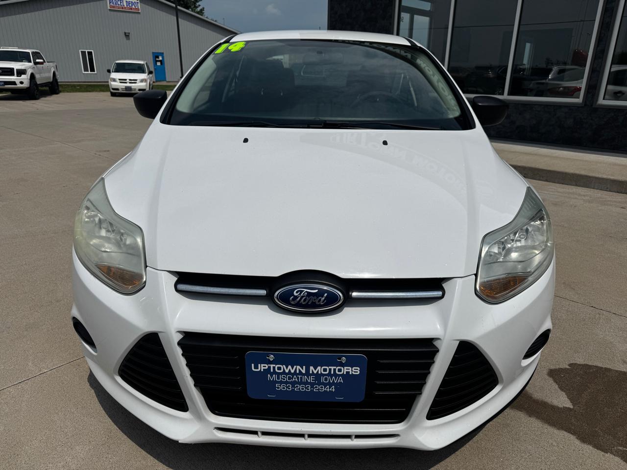 Ford Focus 4dr Sdn S 2014