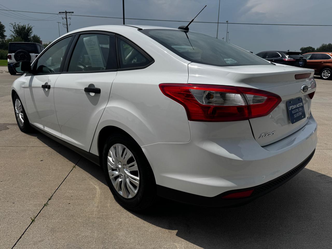 Ford Focus 4dr Sdn S 2014