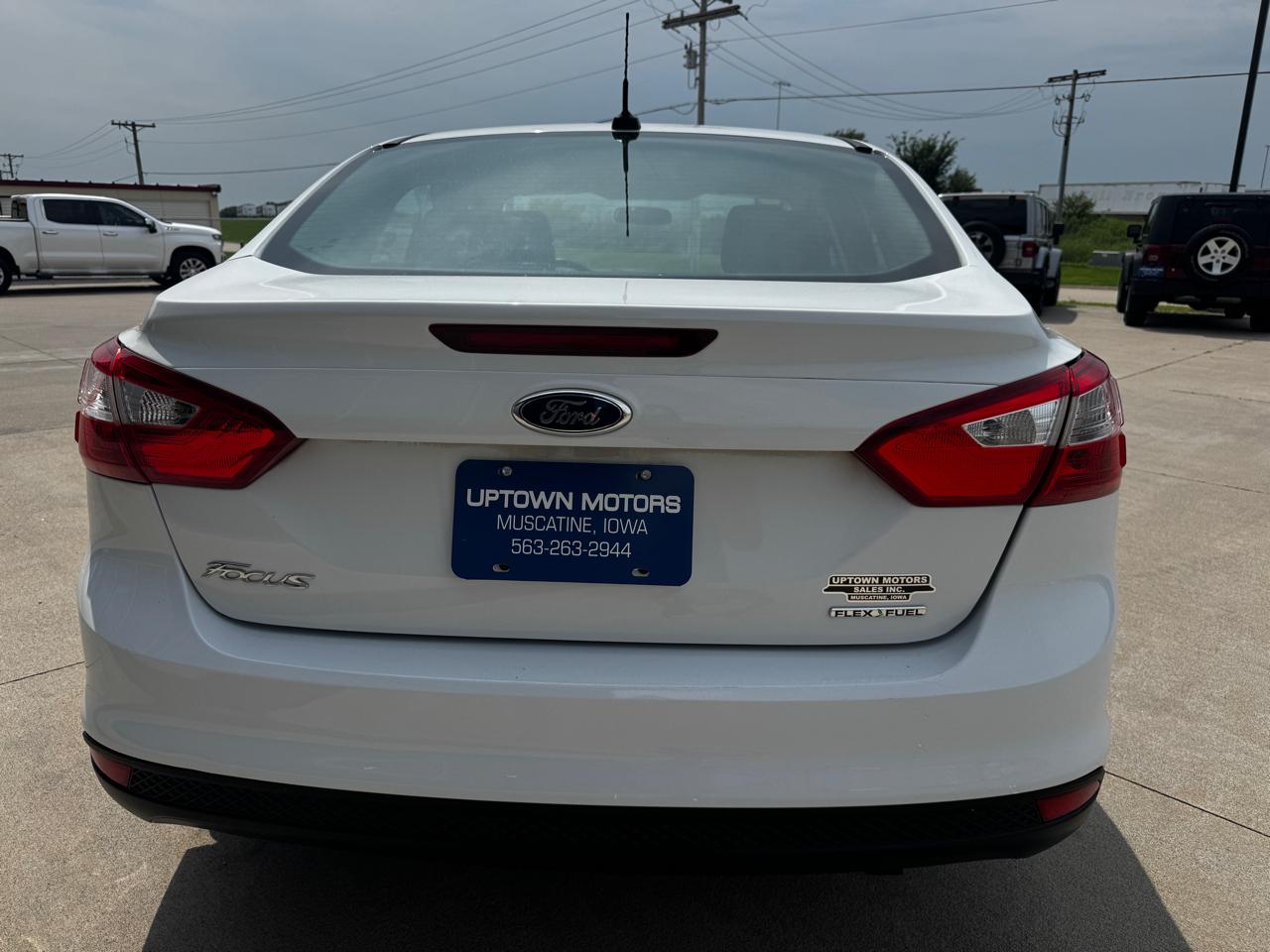 Ford Focus 4dr Sdn S 2014