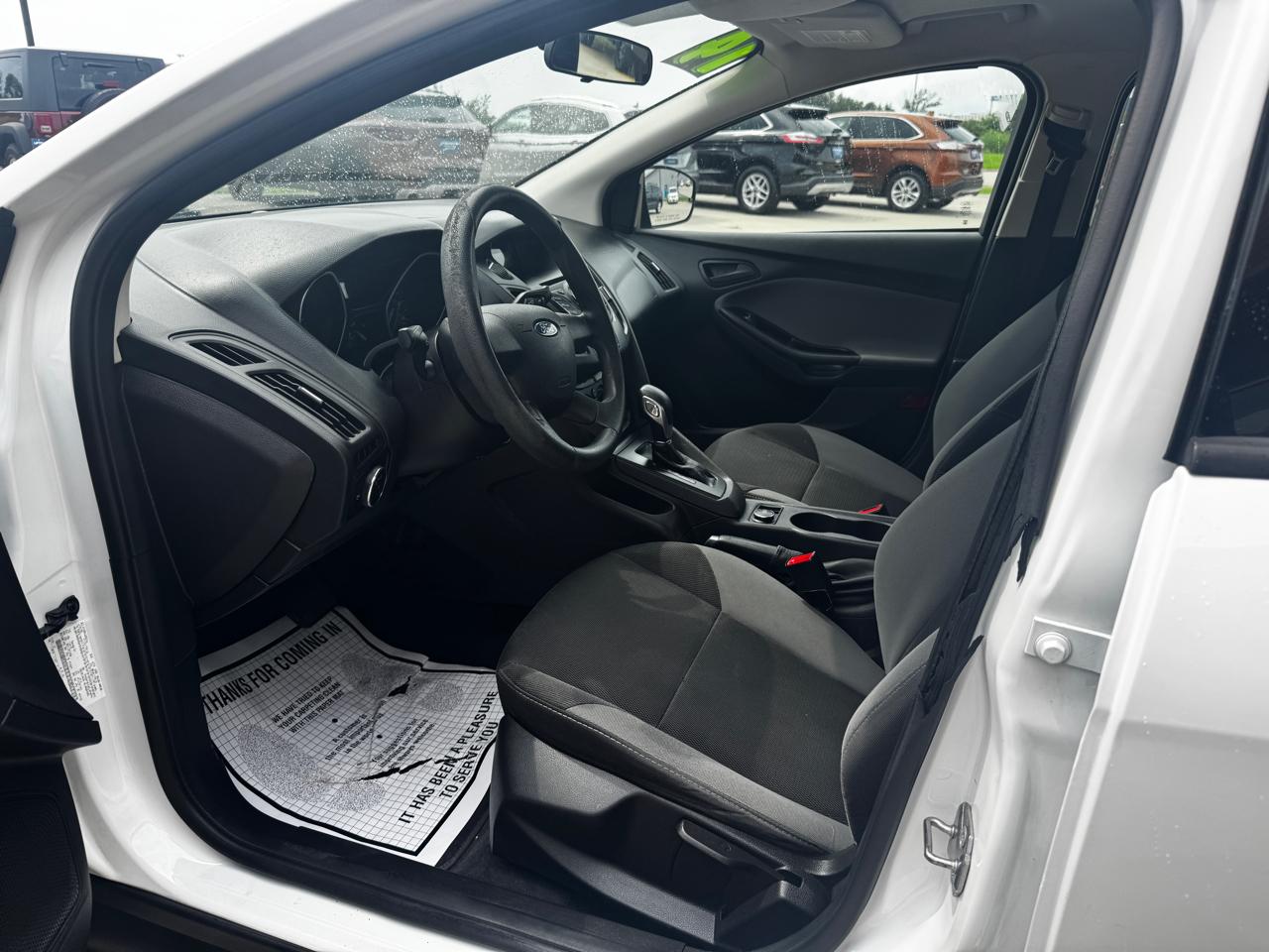 Ford Focus 4dr Sdn S 2014