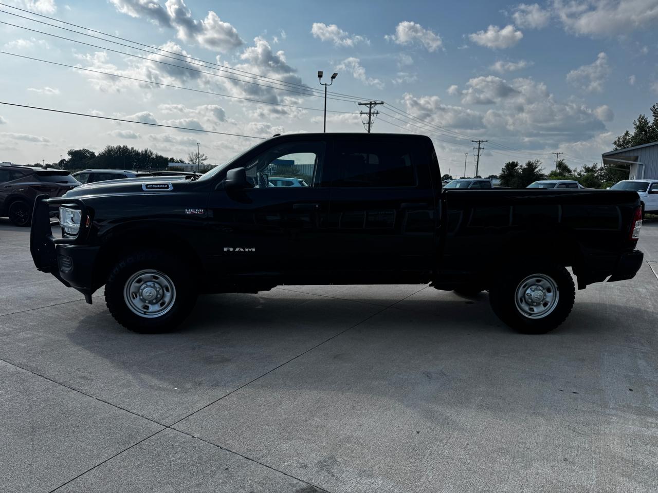 RAM 2500 Tradesman 4x4 Crew Cab 6'4" Box 2019