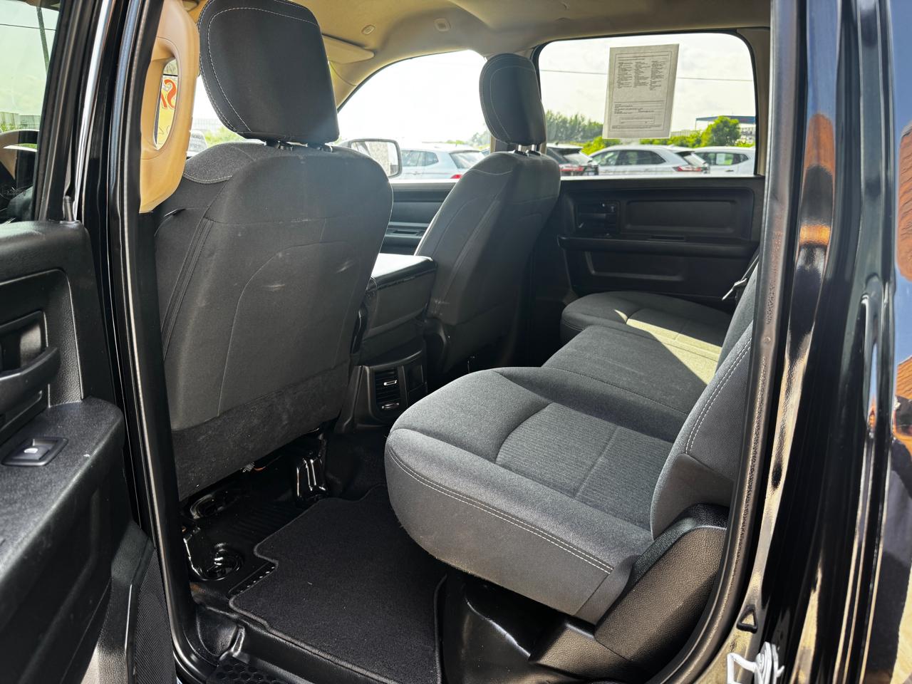 RAM 2500 Tradesman 4x4 Crew Cab 6'4" Box 2019