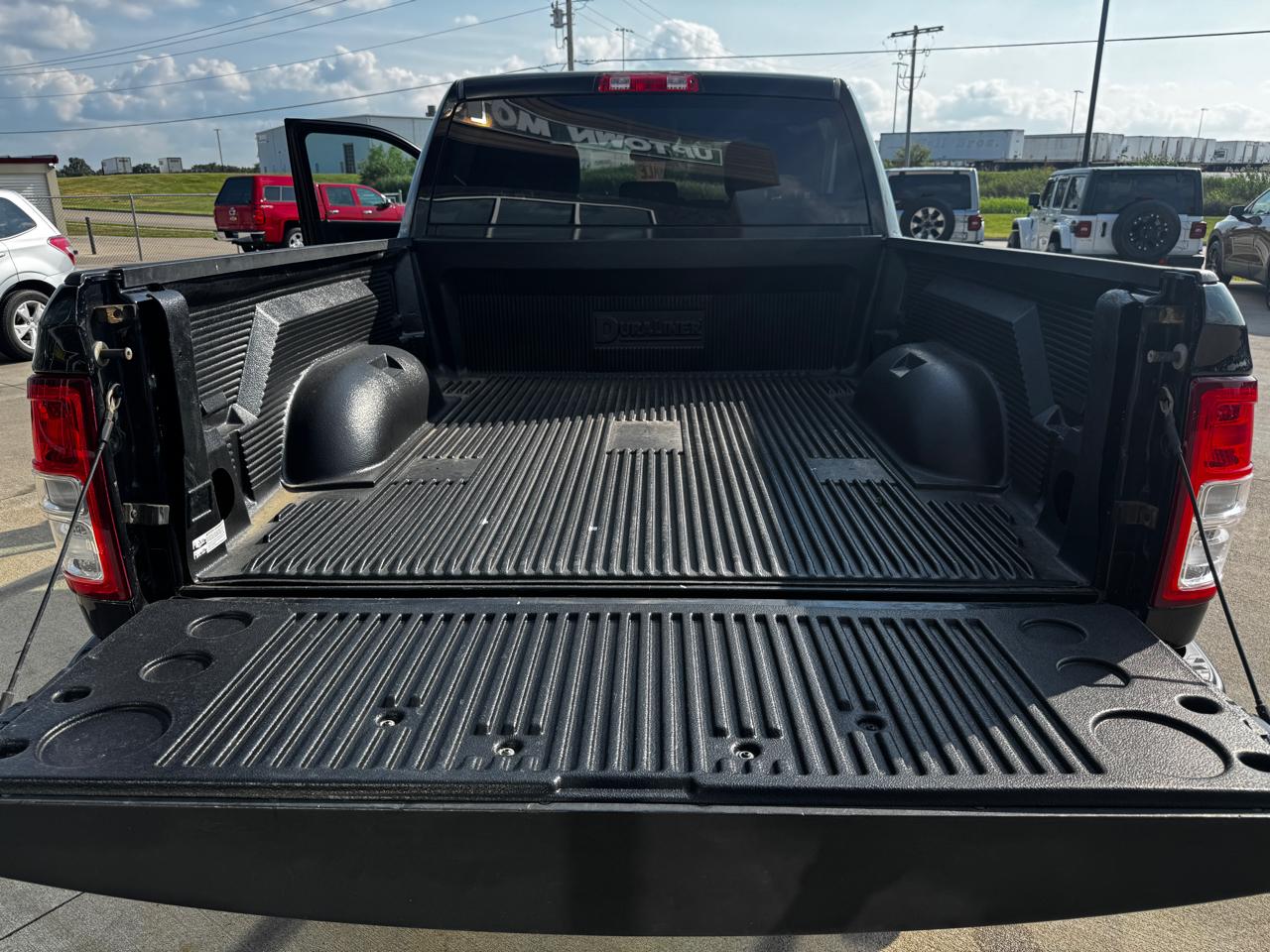 RAM 2500 Tradesman 4x4 Crew Cab 6'4" Box 2019