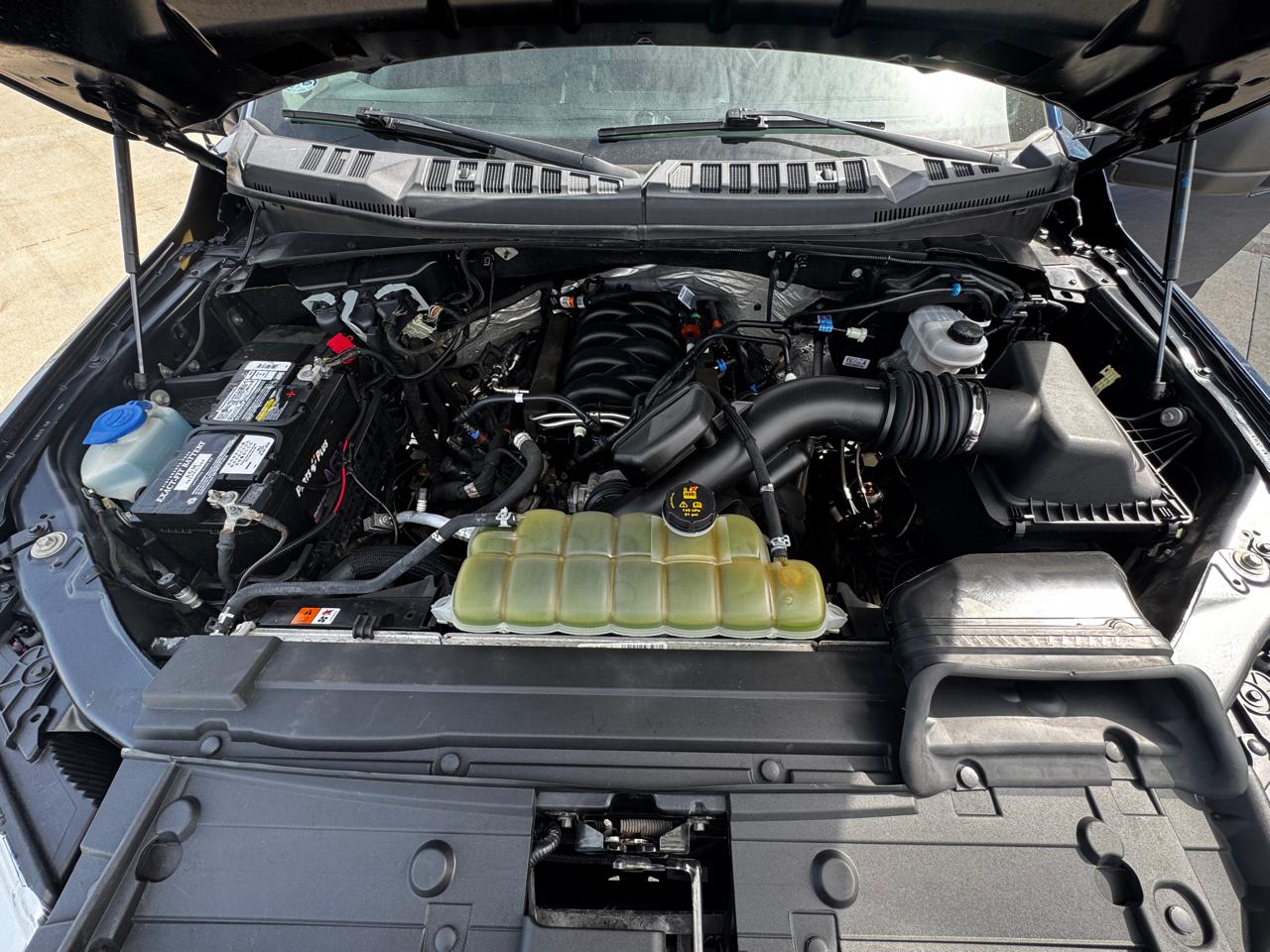 Ford F-150 Lariat 4WD SuperCab 8' Box 2019