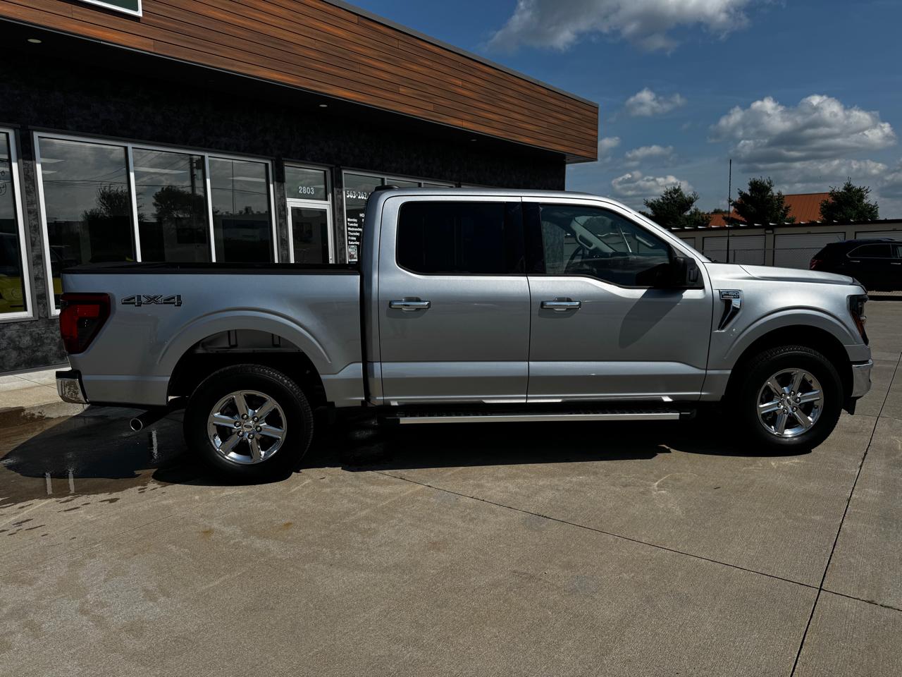 Ford F-150 XLT 4WD SuperCrew 5.5' Box 2025