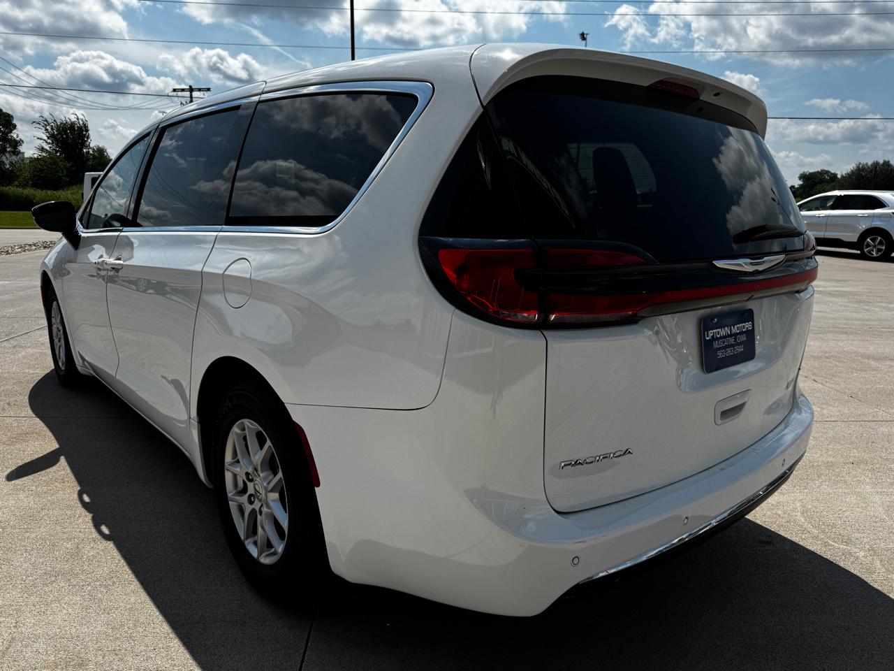 Chrysler Pacifica Touring L FWD 2024