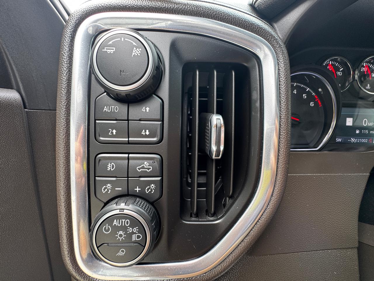 Chevrolet Silverado 1500 4WD Crew Cab 147" LTZ 2019