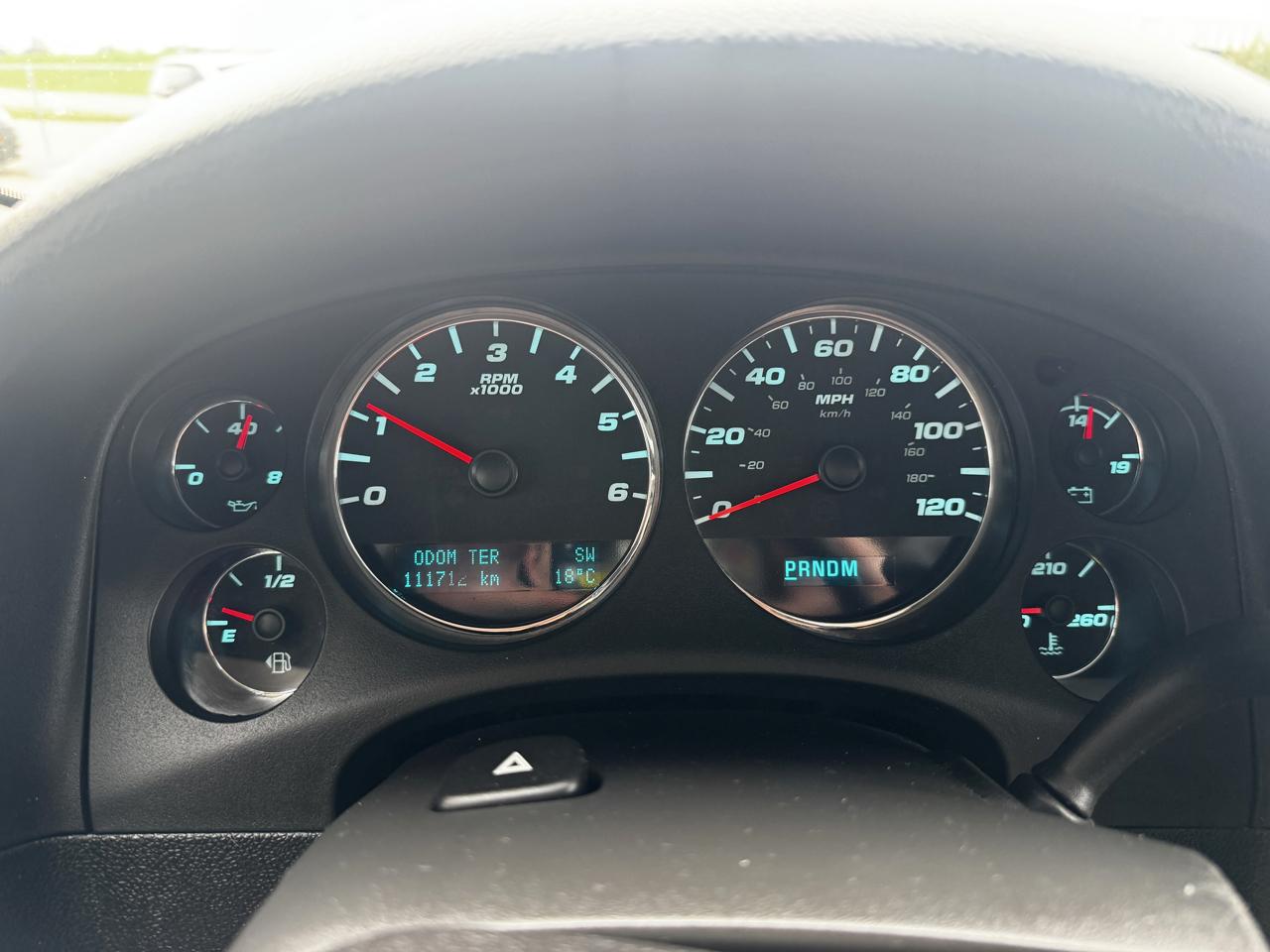 GMC Yukon AWD 4dr 1500 Denali 2010