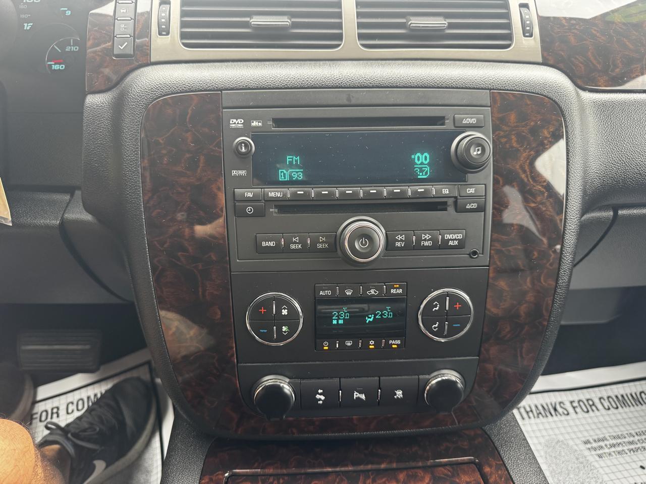 GMC Yukon AWD 4dr 1500 Denali 2010