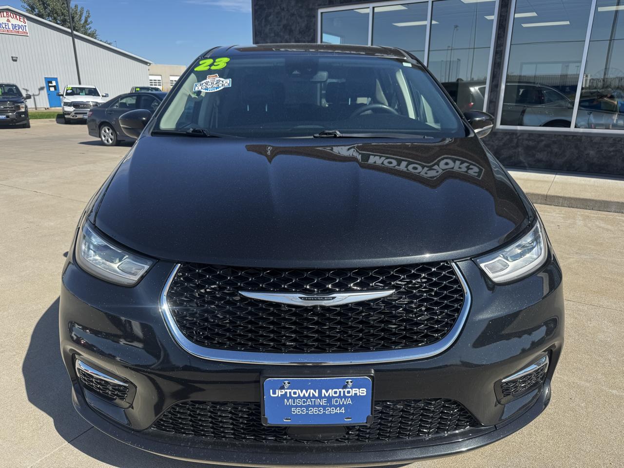 Chrysler Pacifica Touring L FWD 2023