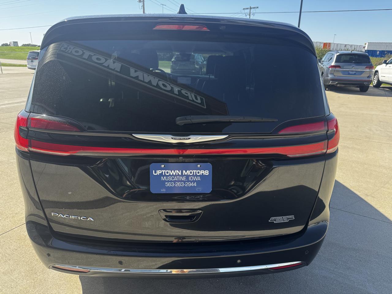 Chrysler Pacifica Touring L FWD 2023