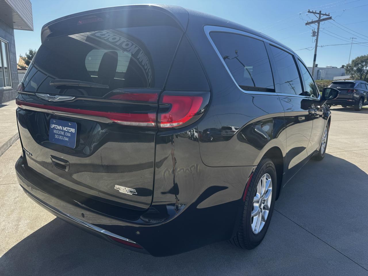 Chrysler Pacifica Touring L FWD 2023