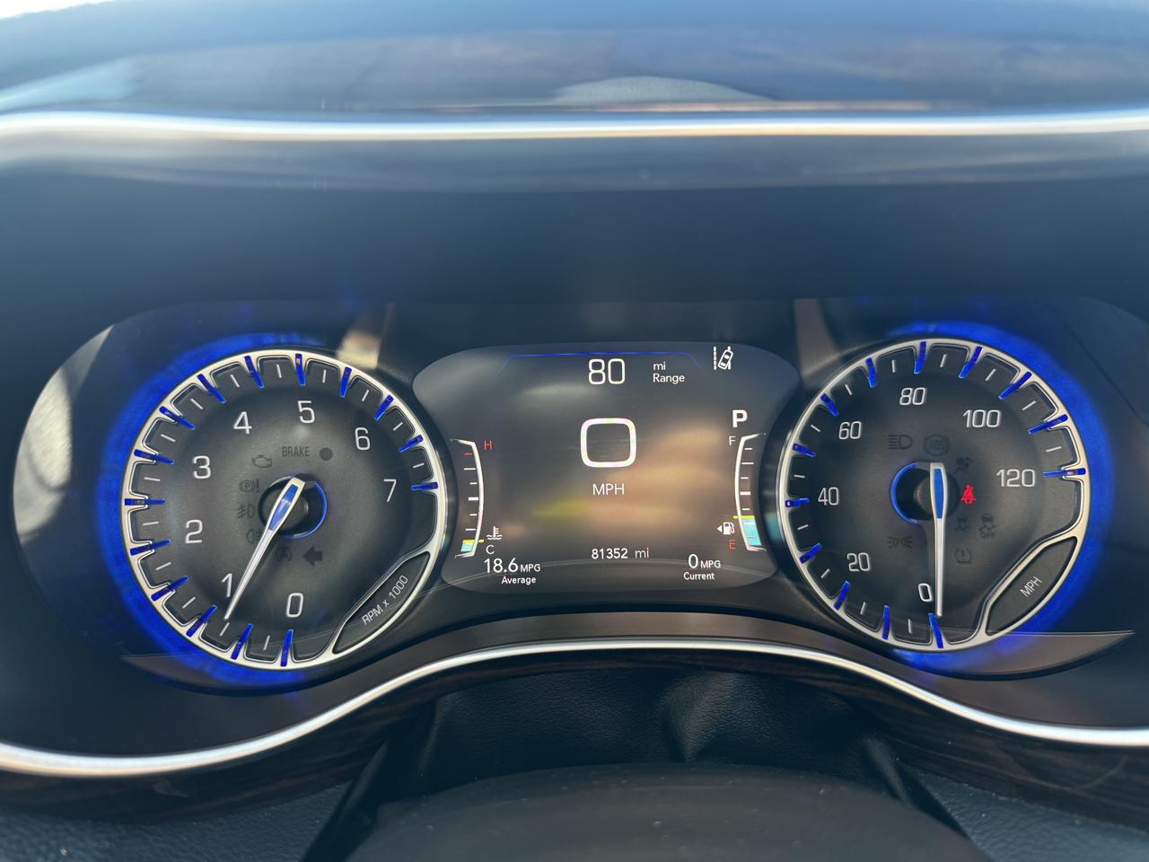 Chrysler Pacifica photo 12