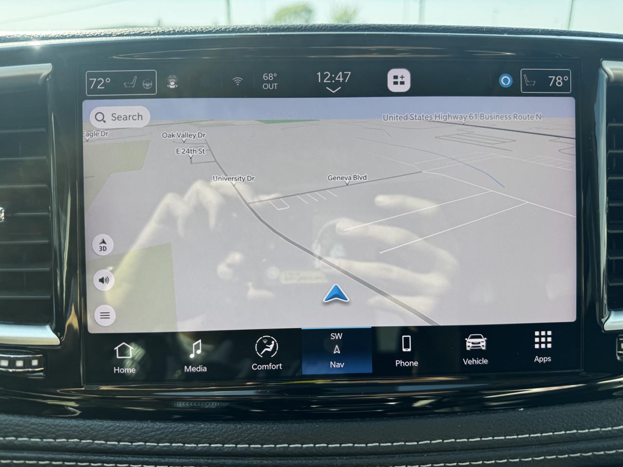 Chrysler Pacifica photo 14
