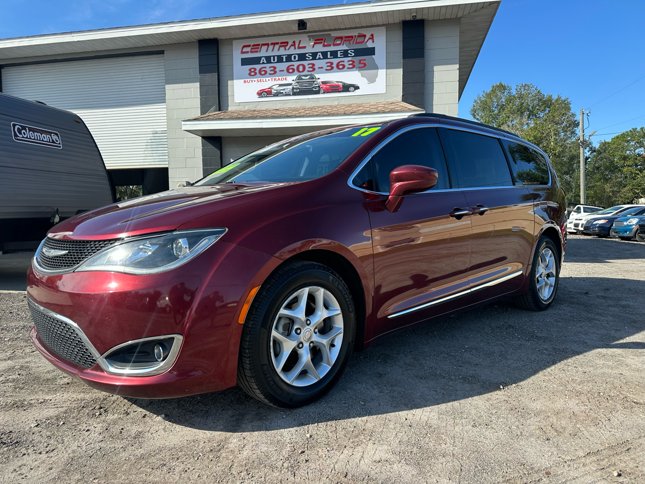 2017 Chrysler Pacifica Touring-L's photo