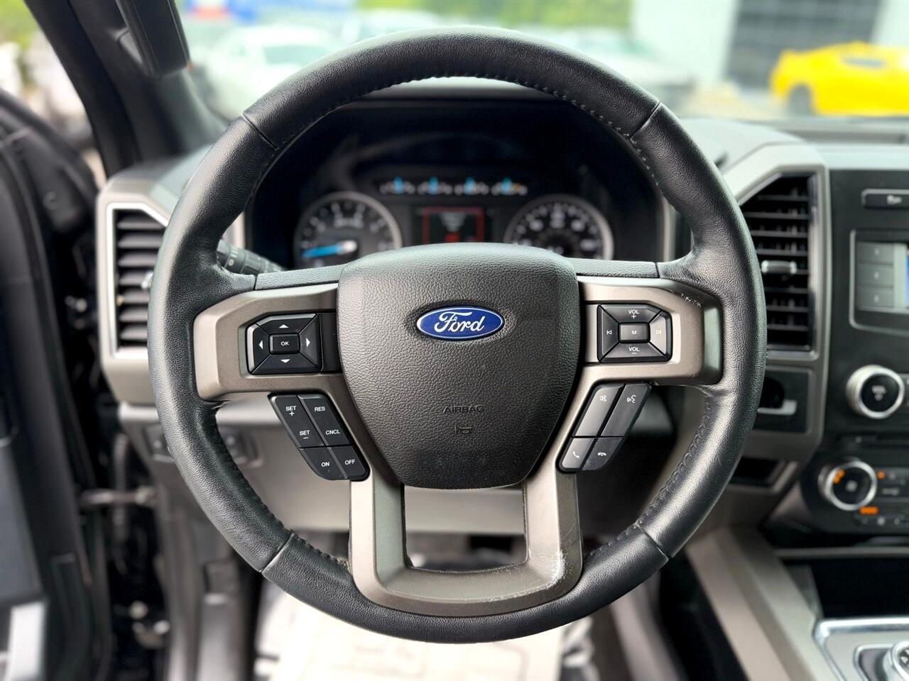 2018 Ford Expedition XLT photo 16
