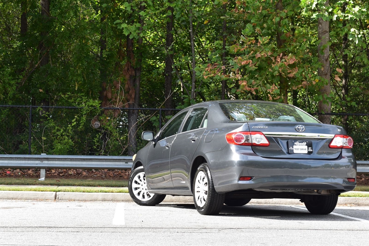 2012 Toyota Corolla photo 13