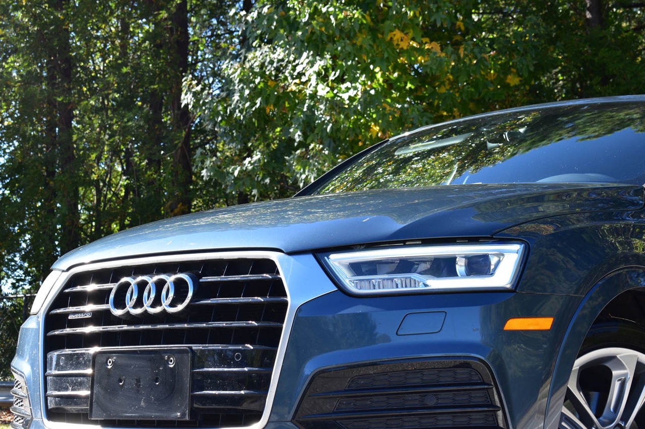 Audi Q3 2.0 TFSI Sport Premium Plus quattro AWD 2018 Audi Q3 2.0 TFSI Sport Premium Plus quattro AWD 2018