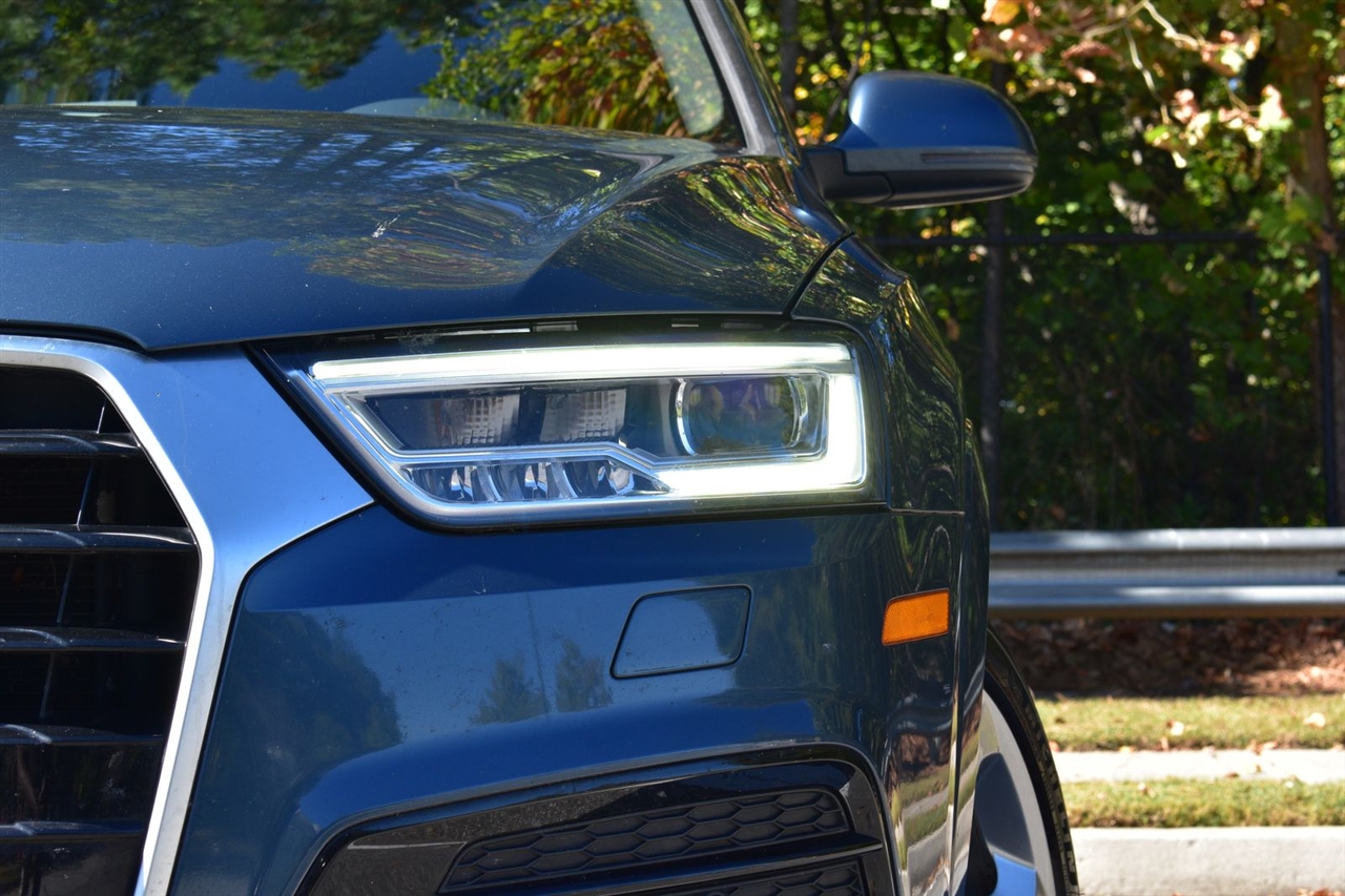 Audi Q3 2.0 TFSI Sport Premium Plus quattro AWD 2018 Audi Q3 2.0 TFSI Sport Premium Plus quattro AWD 2018